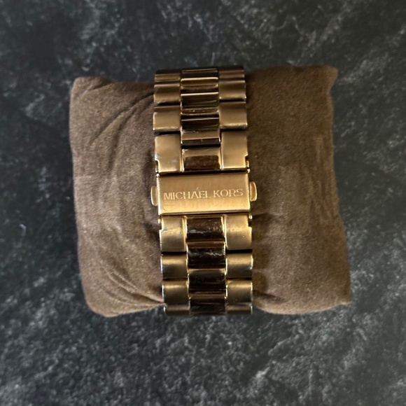 Michael Kors Runway Rose Gold Bracelet Watch EUD